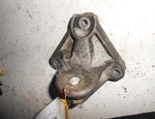 Кронштейн двигателя Renault Laguna II (X74) 2001-2005  Renault Laguna Laguna II (X74) 2001-2005