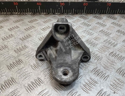 Кронштейн двигателя Renault Laguna II (X74) 2001-2005  Renault Laguna Laguna II (X74) 2001-2005