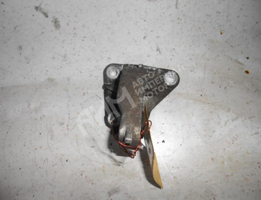 Кронштейн полуоси Renault Megane II 2002-2006  Renault Megane Megane II 2002-2006