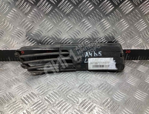 Заглушка (решетка) в бампер Audi A4 B5 (8D) 1994-1999  Audi A4 A4 B5 (8D) 1994-1999