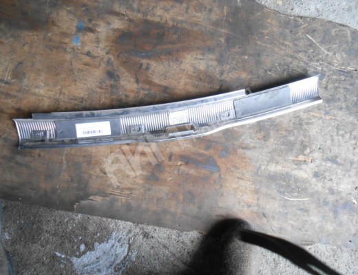 Накладка внутренняя на заднюю панель кузова Volkswagen Passat B5+ (3B) 2000-2005 рестайлинг  Volkswagen Passat Passat B5+ (3B) 2000-2005 рестайлинг