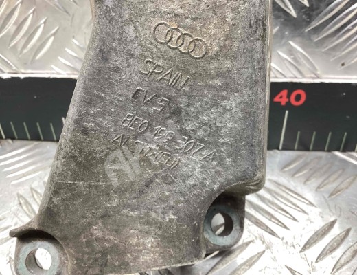 Кронштейн двигателя Audi A4 B6 (8EC, 8E5) 2000-2004  Audi A4 A4 B6 (8EC, 8E5) 2000-2004
