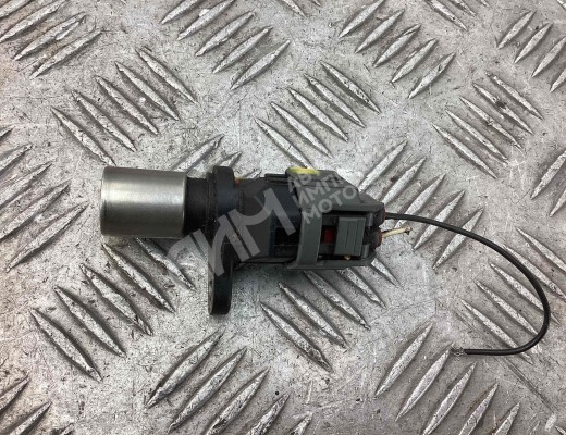 Датчик распредвала Toyota Avensis I (T220) 1997-2003  Toyota Avensis Avensis I (T220) 1997-2003