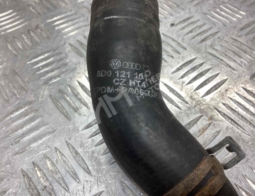 Патрубок радиатора Audi A6 C5 (4B) 1997-2001  Audi A6 A6 C5 (4B) 1997-2001