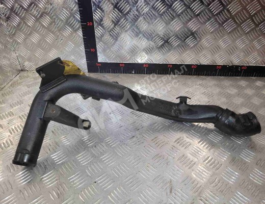 Патрубок интеркулера Volkswagen Passat B5+ (3B) 2000-2005 рестайлинг  Volkswagen Passat Passat B5+ (3B) 2000-2005 рестайлинг