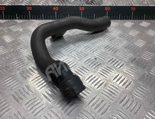 Патрубок радиатора Volkswagen Passat B5+ (3B) 2000-2005 рестайлинг  Volkswagen Passat Passat B5+ (3B) 2000-2005 рестайлинг