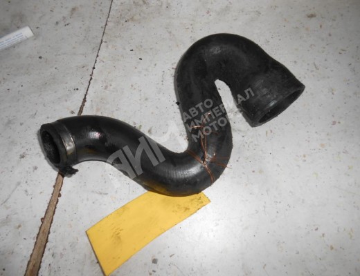 Патрубок интеркулера Volkswagen Passat B5+ (3B) 2000-2005 рестайлинг  Volkswagen Passat Passat B5+ (3B) 2000-2005 рестайлинг