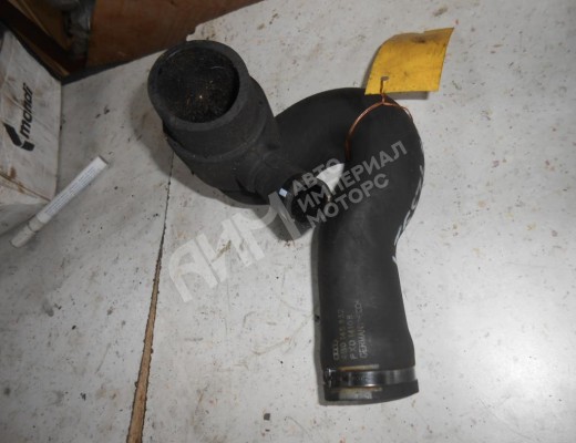 Патрубок интеркулера Volkswagen Passat B5 (3B) 1996-2000  Volkswagen Passat Passat B5 (3B) 1996-2000