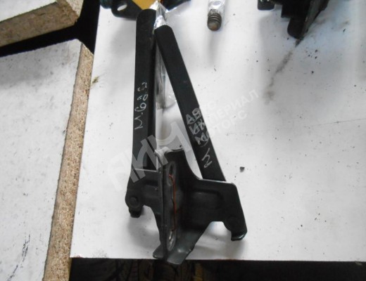 Петля капота левая Mazda 626 V (GF/GW) 1997-2002  Mazda 626 626 V (GF/GW) 1997-2002