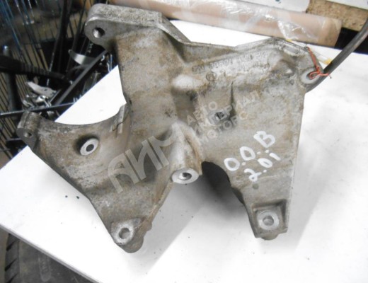 Кронштейн компрессора кондиционера Opel Omega B 1994-1999  Opel Omega Omega B 1994-1999