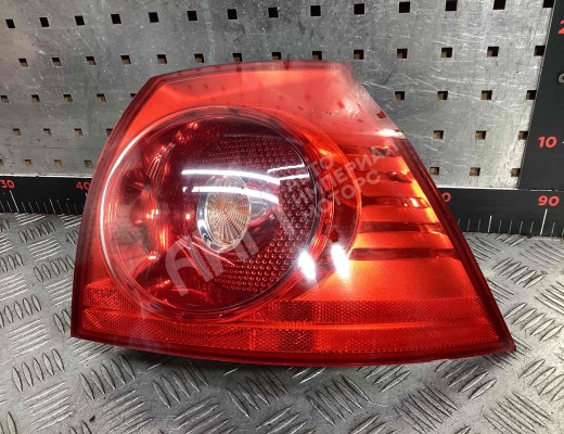 Фонарь задний правый Volkswagen Golf V (1K) 2004-2009  Volkswagen Golf Golf V (1K) 2004-2009