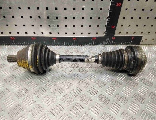 Полуось передняя левая (приводной вал, ШРУС) Audi A3 II (8P) 2003-2005  Audi A3 A3 II (8P) 2003-2005