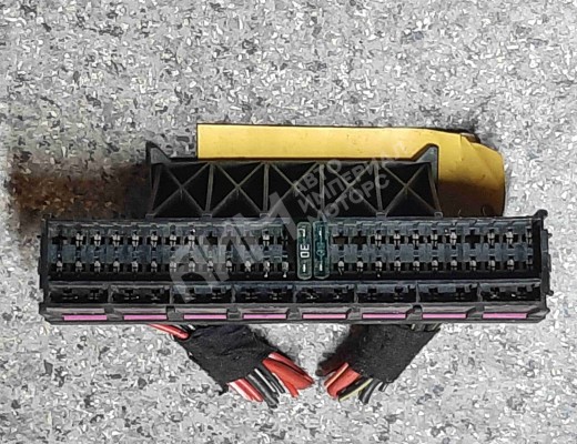 Блок предохранителей Volkswagen Sharan I (7M) 2000-2003 рестайлинг  Volkswagen Sharan Sharan I (7M) 2000-2003 рестайлинг