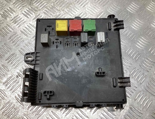 Блок предохранителей Opel Vectra C 2002-2005  Opel Vectra Vectra C 2002-2005