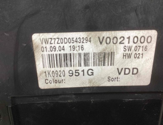 Щиток приборов (приборная панель) Volkswagen Golf V (1K) 2004-2009  Volkswagen Golf Golf V (1K) 2004-2009