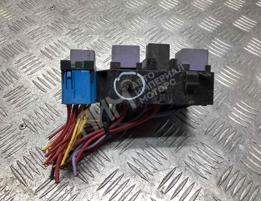 Блок предохранителей Renault Espace IV 2002-2006  Renault Espace Espace IV 2002-2006