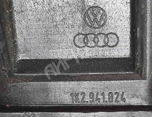 Блок предохранителей Volkswagen Golf V (1K) 2004-2009  Volkswagen Golf Golf V (1K) 2004-2009