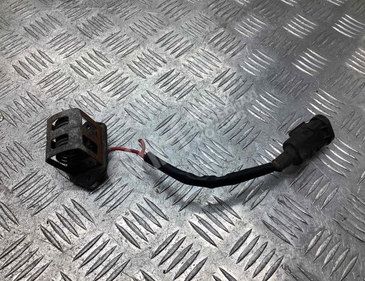 Реле вентилятора Renault Megane I 1995-2002  Renault Megane Megane I 1995-2002