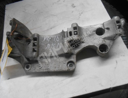 Кронштейн генератора Volkswagen Golf IV (1J) 1997-2004  Volkswagen Golf Golf IV (1J) 1997-2004