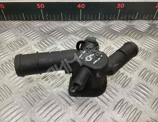 Фланец (тройник) системы охлаждения Volkswagen Golf IV (1J) 1997-2004  Volkswagen Golf Golf IV (1J) 1997-2004