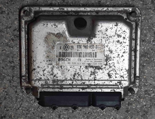 Блок управления двигателем Volkswagen Golf IV (1J) 1997-2004  Volkswagen Golf Golf IV (1J) 1997-2004