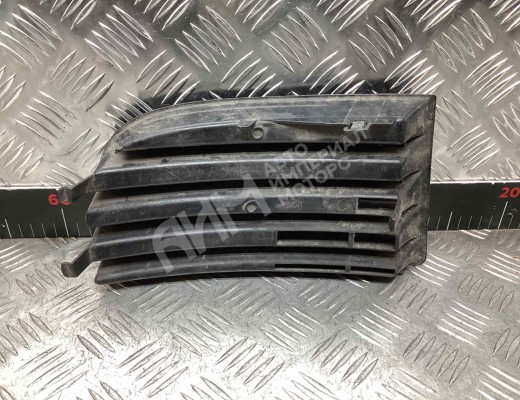 Заглушка (решетка) в бампер передний Volkswagen Golf V (1K) 2004-2009  Volkswagen Golf Golf V (1K) 2004-2009