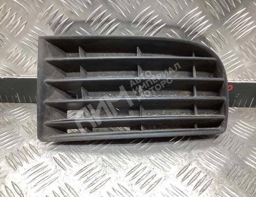 Заглушка (решетка) в бампер передний Volkswagen Golf V (1K) 2004-2009  Volkswagen Golf Golf V (1K) 2004-2009