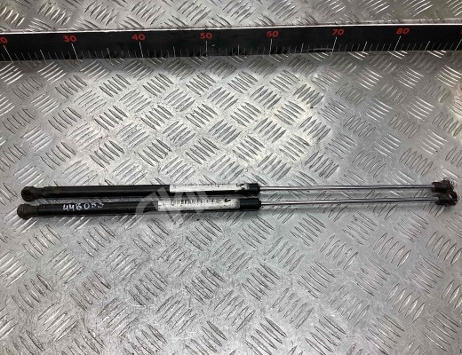 Амортизатор стекла багажника Renault Laguna II (X74) 2001-2005  Renault Laguna Laguna II (X74) 2001-2005