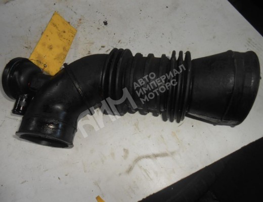 Патрубок впускного коллектора Peugeot 605 1989-1999  Peugeot 605 605 1989-1999