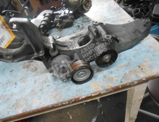 Кронштейн компрессора кондиционера Renault Megane II 2002-2006  Renault Megane Megane II 2002-2006