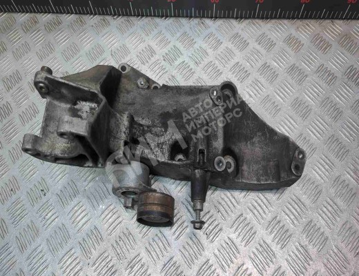 Кронштейн компрессора кондиционера Renault Megane II 2002-2006  Renault Megane Megane II 2002-2006