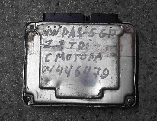 Блок управления двигателем Volkswagen Passat B5+ (3B) 2000-2005 рестайлинг  Volkswagen Passat Passat B5+ (3B) 2000-2005 рестайлинг
