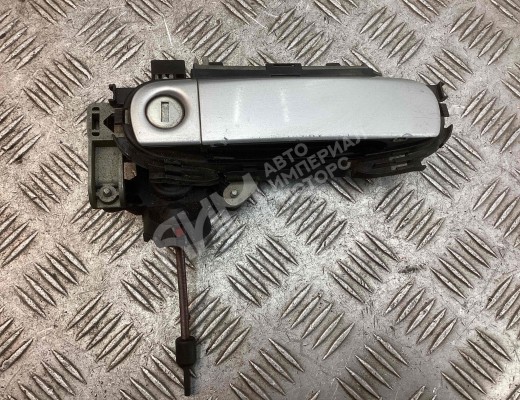 Ручка наружная передняя правая Audi A4 B6 (8EC, 8E5) 2000-2004  Audi A4 A4 B6 (8EC, 8E5) 2000-2004