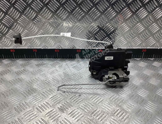 Замок двери передней правой Audi A4 B6 (8EC, 8E5) 2000-2004  Audi A4 A4 B6 (8EC, 8E5) 2000-2004