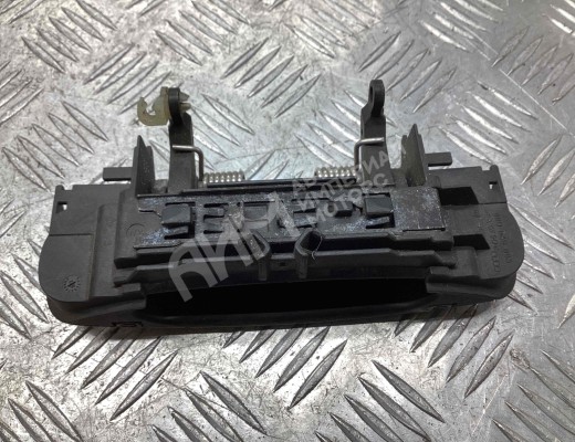 Ручка наружная передняя левая Audi A4 B6 (8EC, 8E5) 2000-2004  Audi A4 A4 B6 (8EC, 8E5) 2000-2004