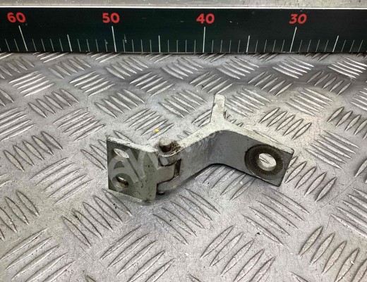 Петля двери передней левой Audi 80 B3 (89) 1986-1991  Audi 80 80 B3 (89) 1986-1991