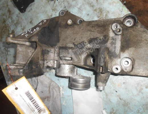 Кронштейн генератора Renault Laguna II (X74) 2001-2005  Renault Laguna Laguna II (X74) 2001-2005