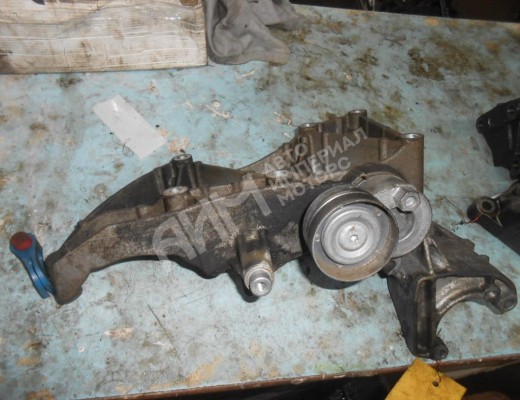 Кронштейн генератора Renault Laguna II (X74) 2001-2005  Renault Laguna Laguna II (X74) 2001-2005