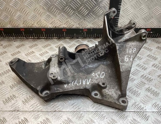 Кронштейн генератора Renault Laguna II (X74) 2001-2005  Renault Laguna Laguna II (X74) 2001-2005