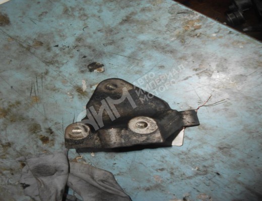 Кронштейн двигателя Renault Laguna II (X74) 2001-2005  Renault Laguna Laguna II (X74) 2001-2005