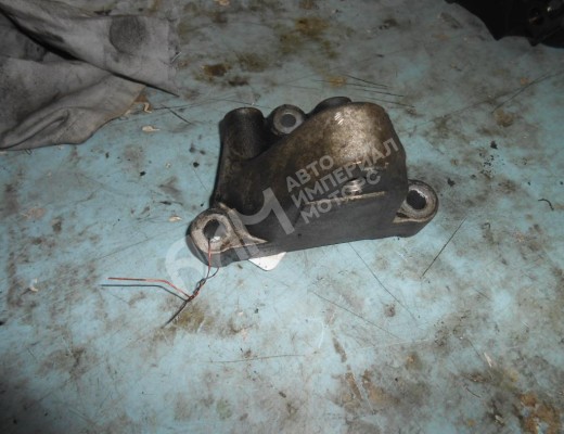 Кронштейн двигателя Renault Laguna II (X74) 2001-2005  Renault Laguna Laguna II (X74) 2001-2005