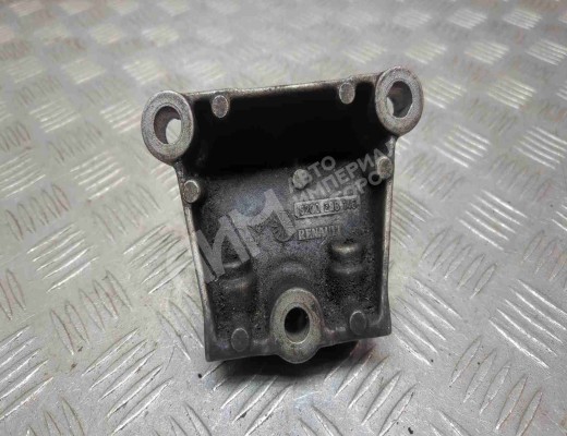 Кронштейн двигателя Renault Laguna II (X74) 2001-2005  Renault Laguna Laguna II (X74) 2001-2005