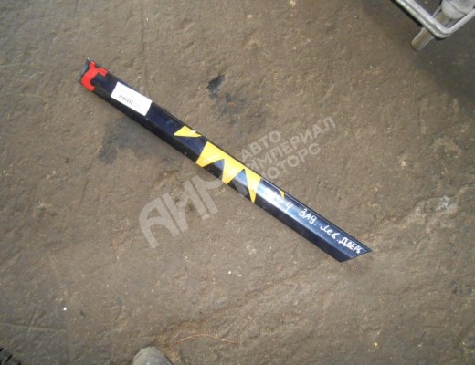 Молдинг двери задней левой Volkswagen Passat B4 (3A) 1993-1997  Volkswagen Passat Passat B4 (3A) 1993-1997