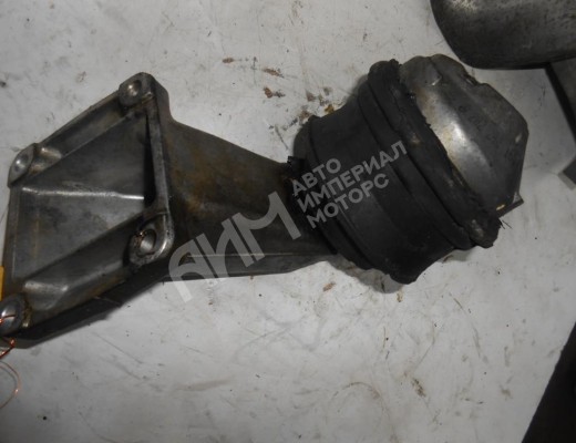 Кронштейн двигателя Mercedes C (W202) 1993-1997  Mercedes C C (W202) 1993-1997