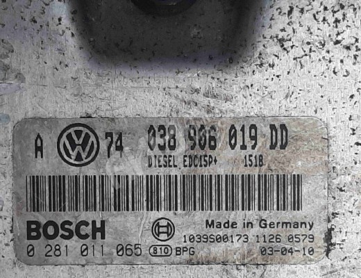 Блок управления двигателем Volkswagen Golf IV (1J) 1997-2004  Volkswagen Golf Golf IV (1J) 1997-2004