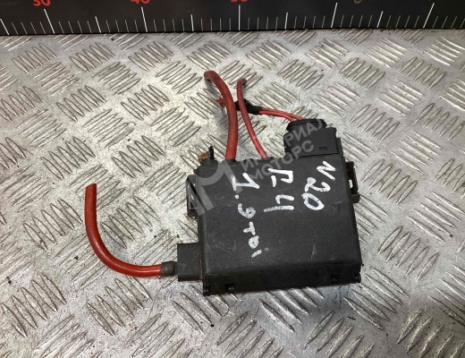 Блок предохранителей Volkswagen Golf IV (1J) 1997-2004  Volkswagen Golf Golf IV (1J) 1997-2004