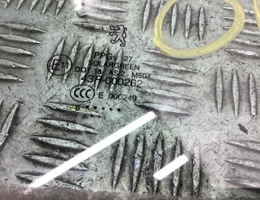 Стекло двери передней правой Peugeot 407 2004-2010  Peugeot 407 407 2004-2010