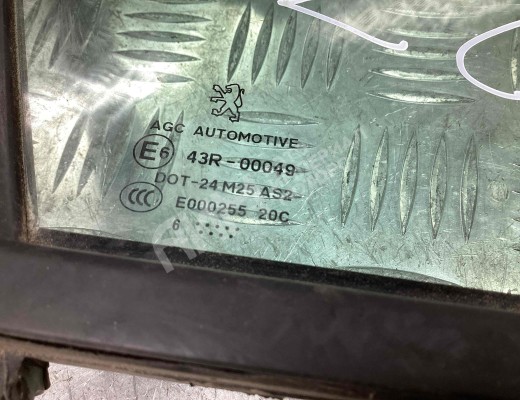 Форточка передняя правая Peugeot 407 2004-2010  Peugeot 407 407 2004-2010