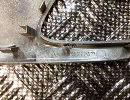 Накладка двери передней правой Peugeot 407 2004-2010  Peugeot 407 407 2004-2010