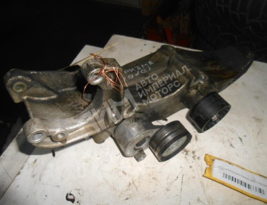 Кронштейн генератора Mitsubishi Carisma (DA) 1995-2004  Mitsubishi Carisma Carisma (DA) 1995-2004